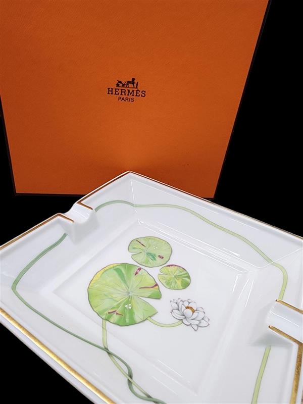 希少✨HERMES エルメス ナイルの庭 アッシュトレイ 灰皿 蓮の花 HERMÈS ナイルの庭 アッシュトレイをお買取しました🌿 – 買取